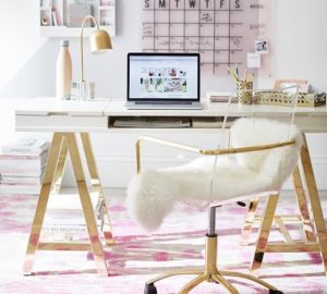 7 Feminine Desk Chairs for women who work from home |click through to find the perfect chair for you. Plus 5 free boss babe printables | save and repin for later| the bed head society