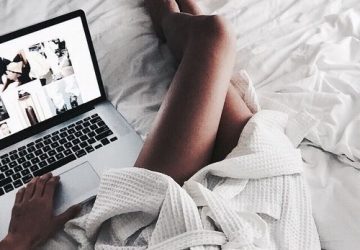 laptop in bed - Ways to Make Money Online While You Sleep
